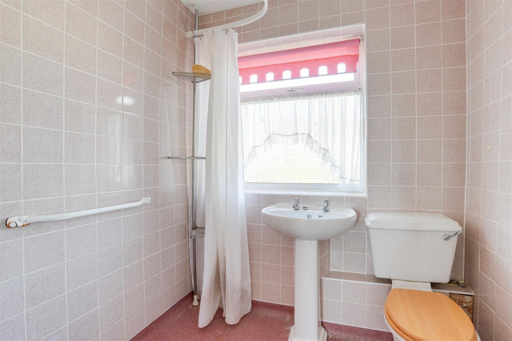 Sturgeon Avenue, Clifton, Nottinghamshire, NG11 8HD