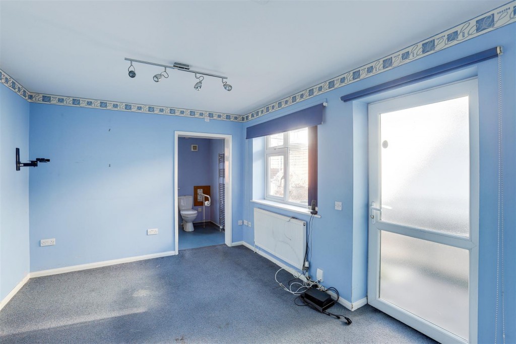 Sturgeon Avenue, Clifton, Nottinghamshire, NG11 8HD
