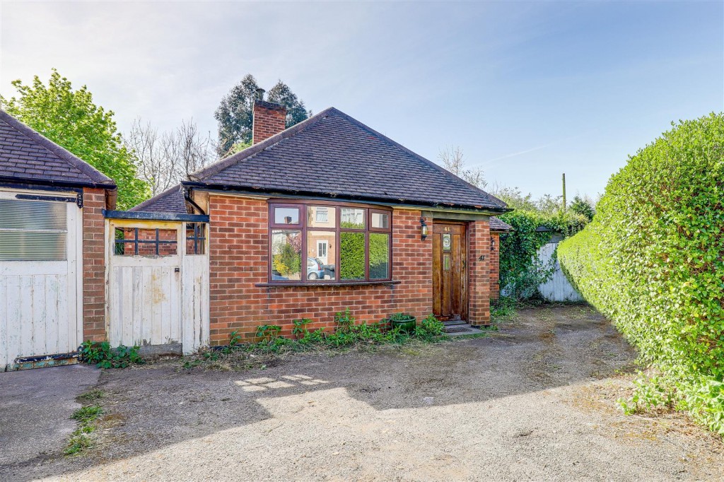 Hartington Avenue, Carlton, Nottinghamshire. NG4 3NR