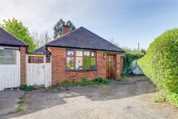 Hartington Avenue, Carlton, Nottinghamshire. NG4 3NR