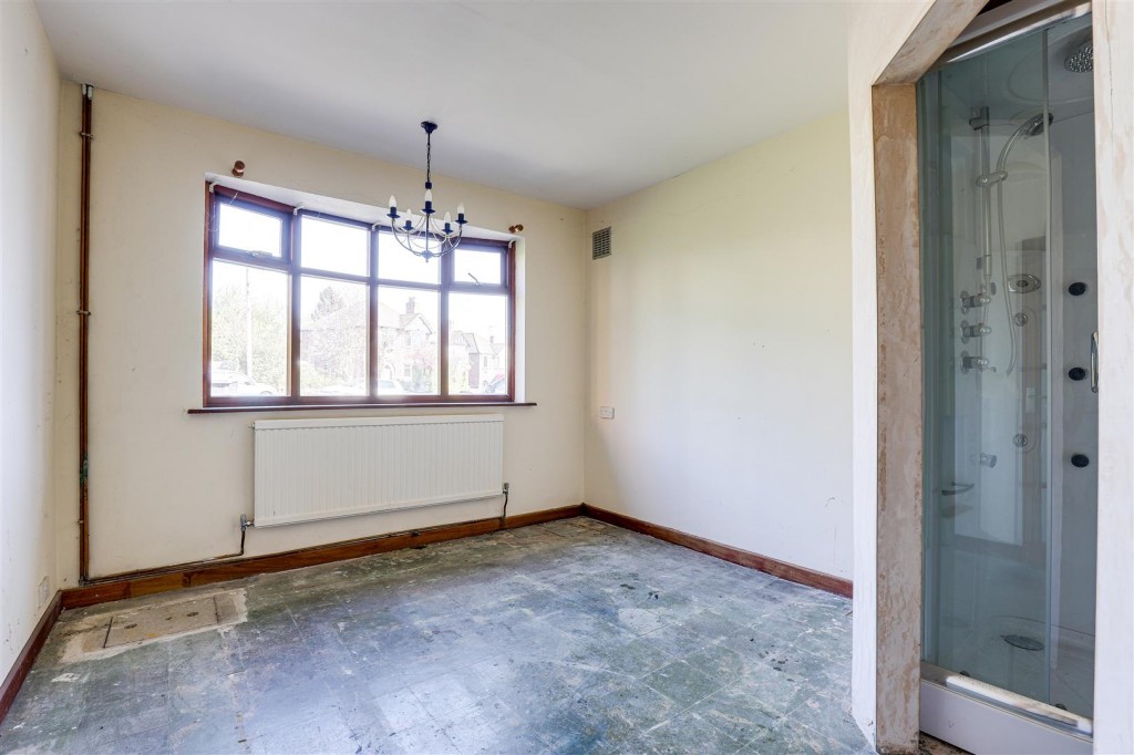 Hartington Avenue, Carlton, Nottinghamshire. NG4 3NR