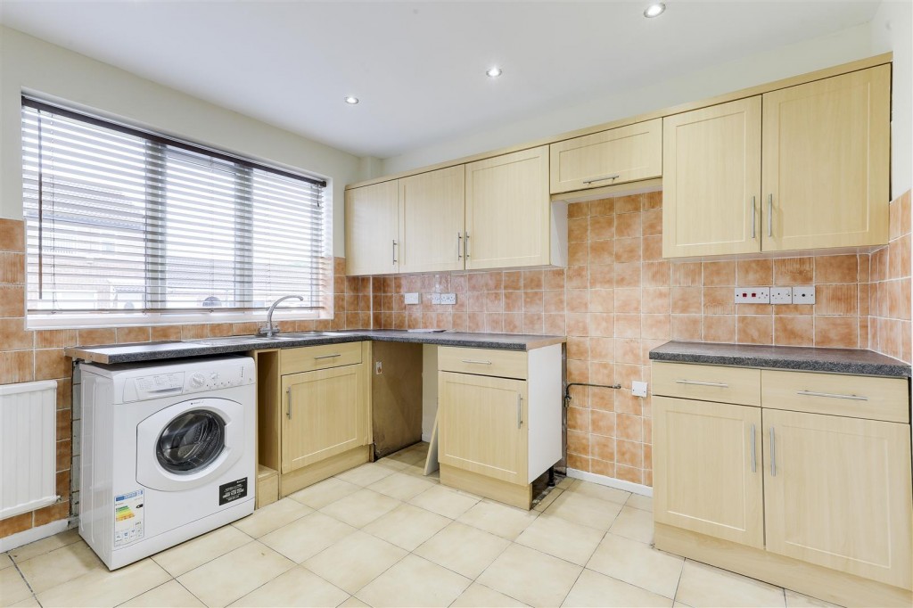 March Close, Nottingham, Nottinghamshire, NG5 9RF