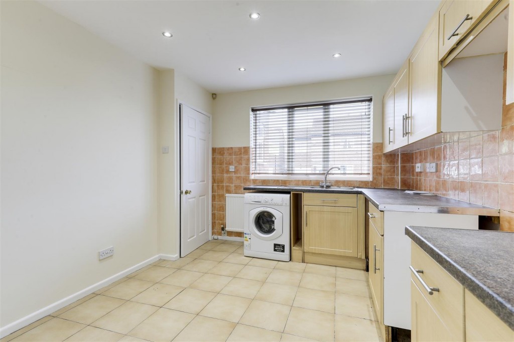 March Close, Nottingham, Nottinghamshire, NG5 9RF