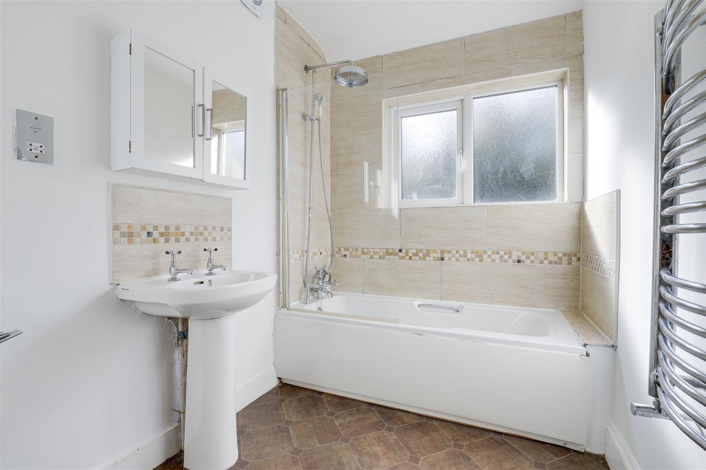 Sherwood Vale, Sherwood, Nottinghamshire, NG5 4EH