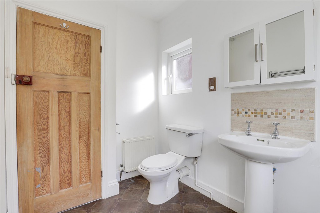 Sherwood Vale, Sherwood, Nottinghamshire, NG5 4EH