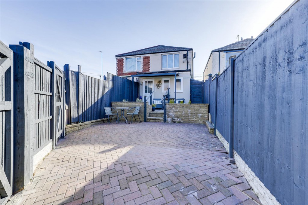 Ravensworth Road, Bulwell, Nottinghamshire, NG6 8FY