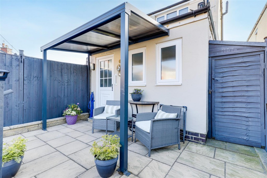 Ravensworth Road, Bulwell, Nottinghamshire, NG6 8FY