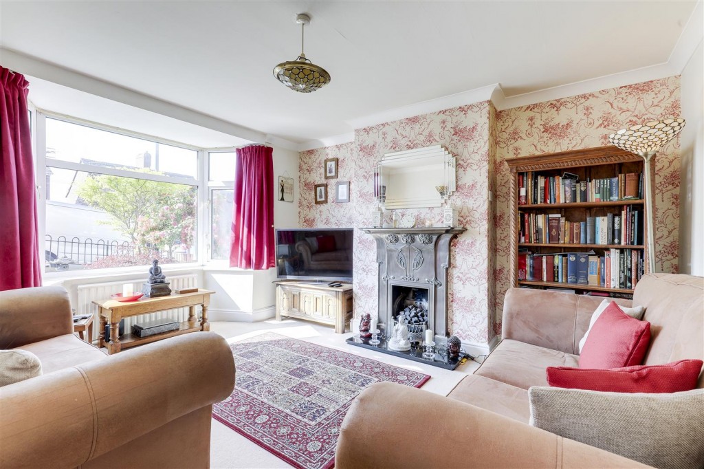 Alexandra Road East, Chesterfield, S41 0HF