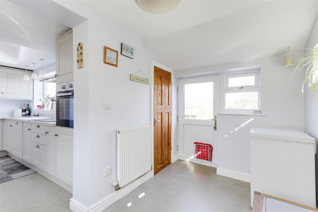 Alexandra Road East, Chesterfield, S41 0HF