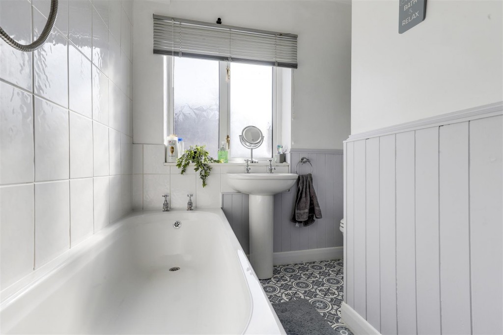 Alexandra Road East, Chesterfield, S41 0HF