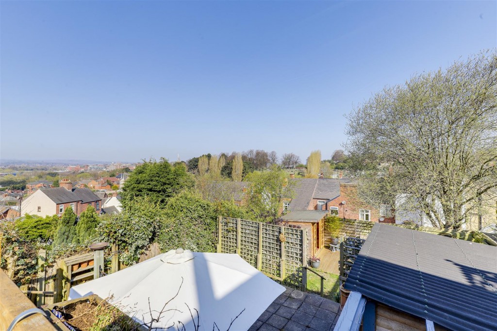 Alexandra Road East, Chesterfield, S41 0HF