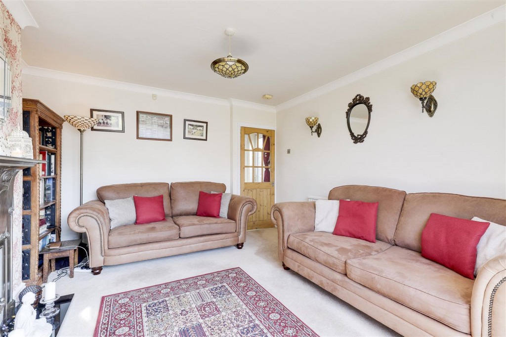 Alexandra Road East, Chesterfield, S41 0HF