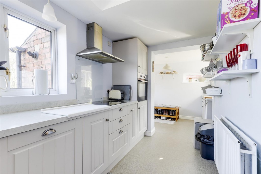 Alexandra Road East, Chesterfield, S41 0HF