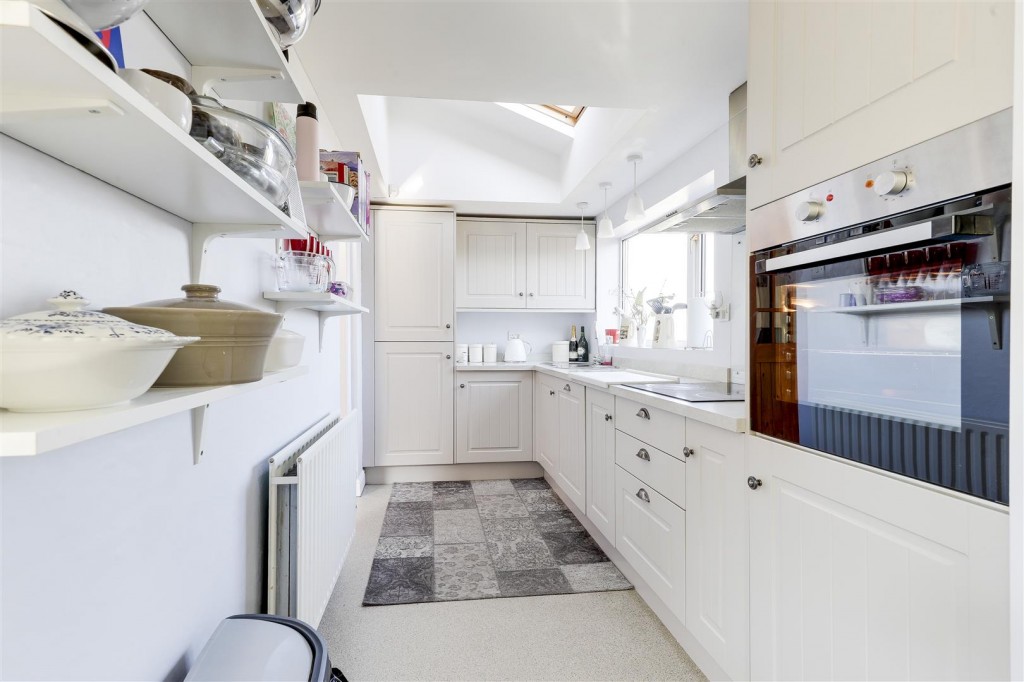 Alexandra Road East, Chesterfield, S41 0HF
