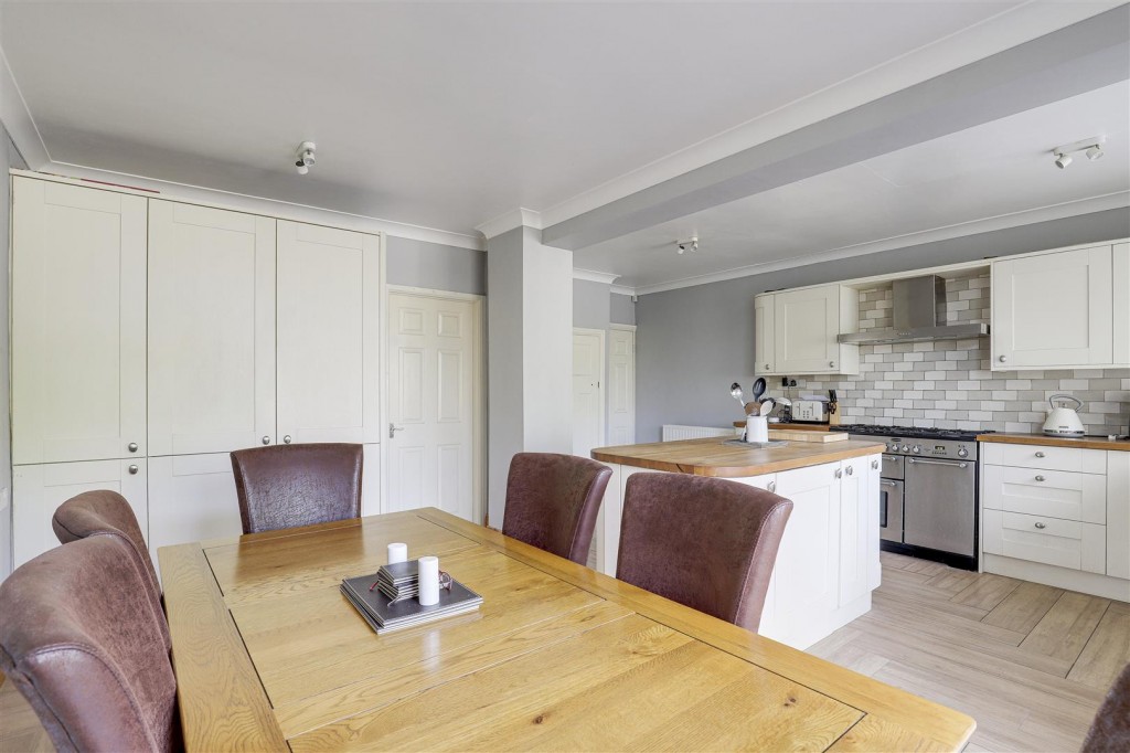Roland Avenue, Nuthall, Nottinghamshire, NG16 1BB