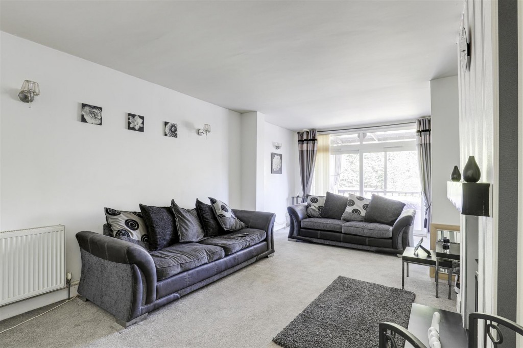 Roland Avenue, Nuthall, Nottinghamshire, NG16 1BB