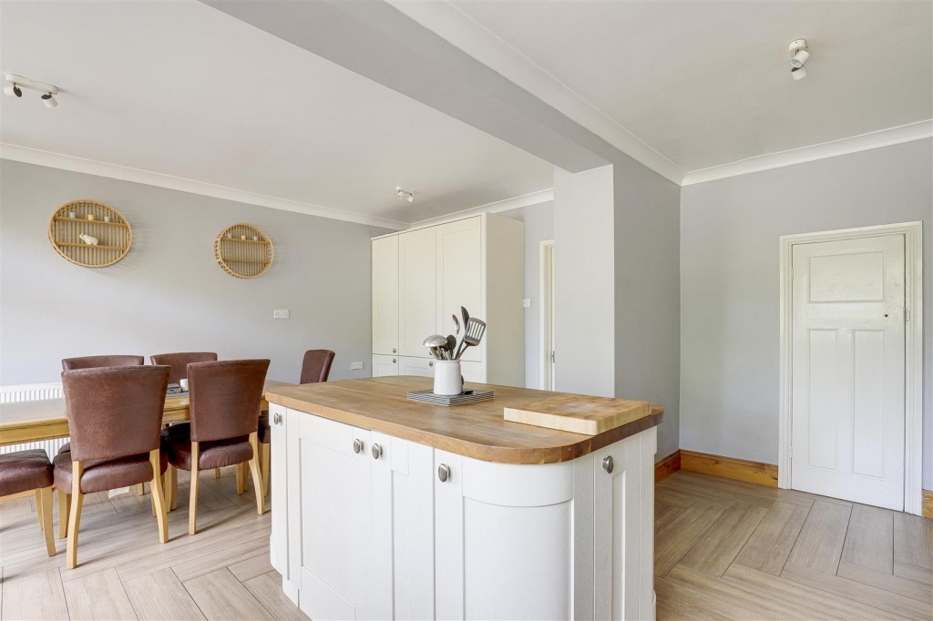 Roland Avenue, Nuthall, Nottinghamshire, NG16 1BB
