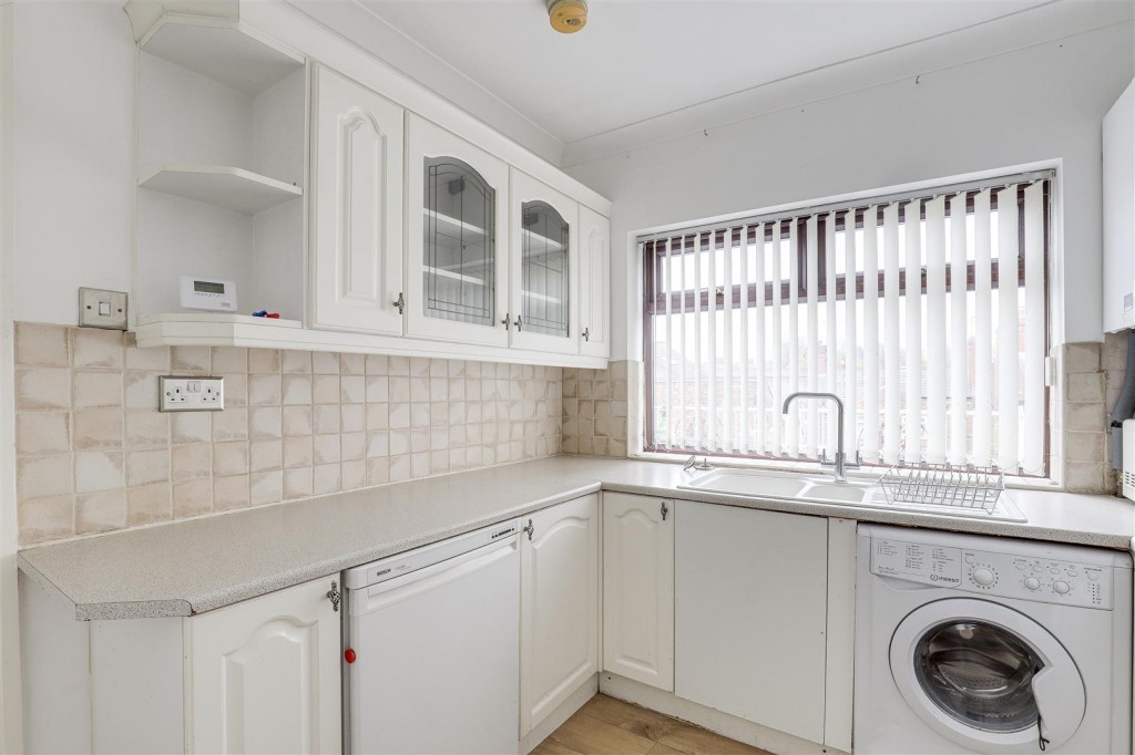 Gedling Road, Arnold, Nottingham, NG5 6NR