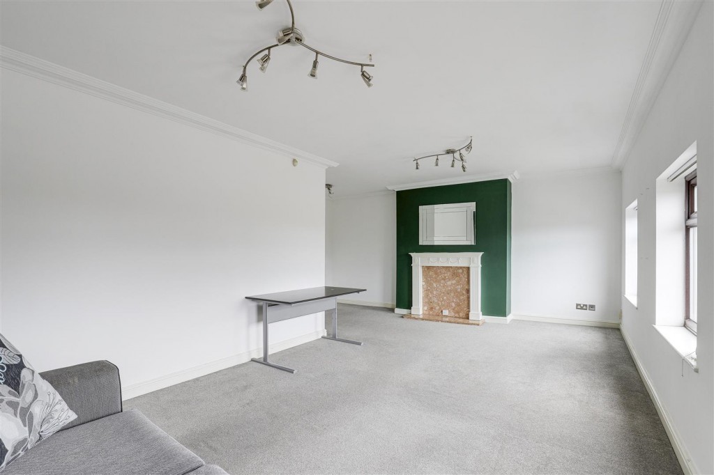 Gedling Road, Arnold, Nottingham, NG5 6NR