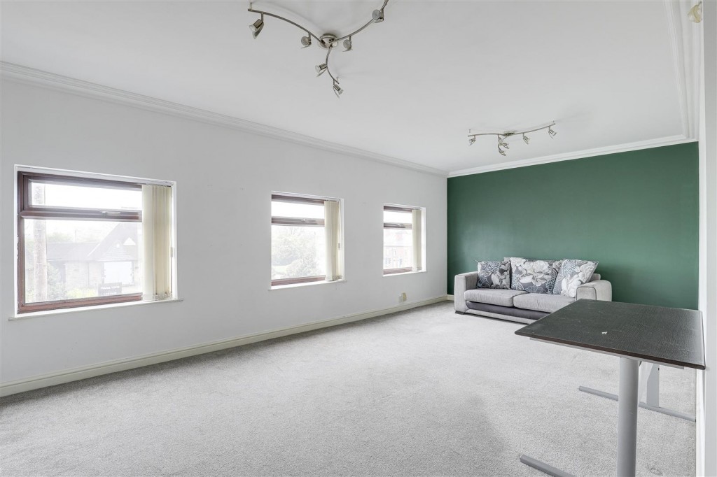 Gedling Road, Arnold, Nottingham, NG5 6NR
