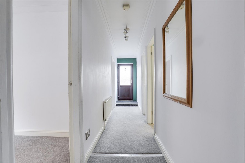 Gedling Road, Arnold, Nottingham, NG5 6NR
