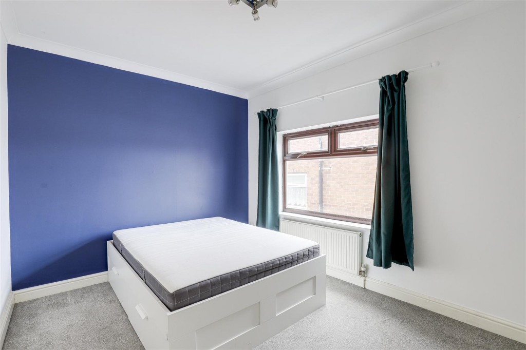 Gedling Road, Arnold, Nottingham, NG5 6NR
