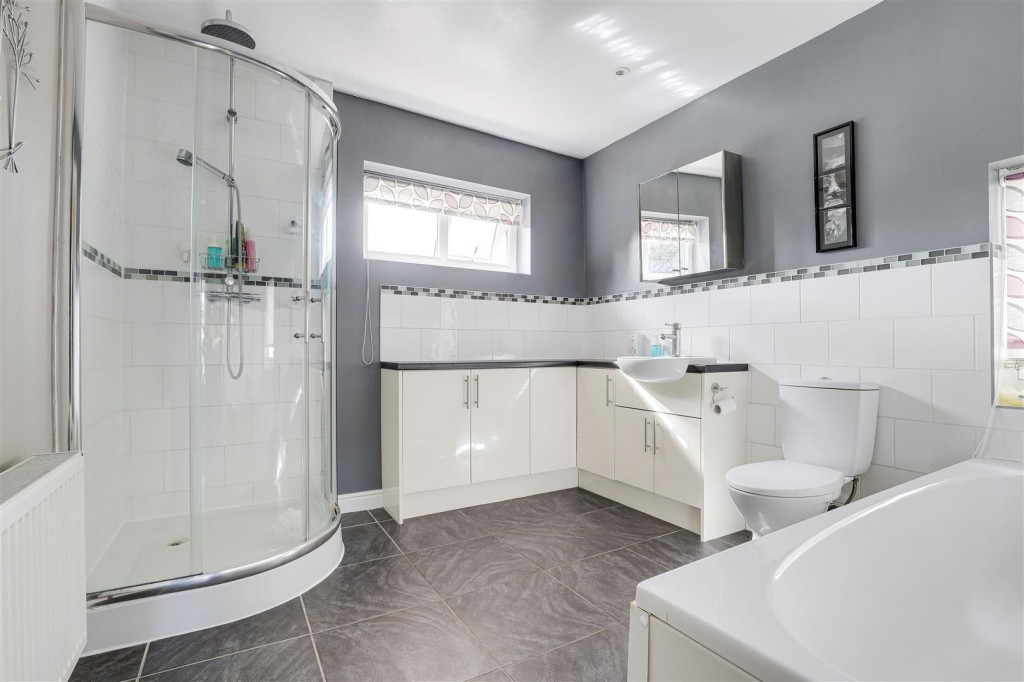Derby Road, Beeston, Nottinghamshire, NG9 3AZ