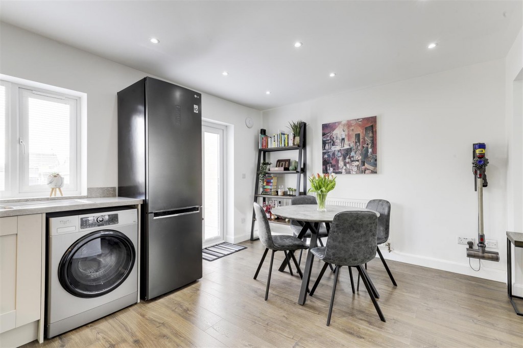 Ravenswood Road, Arnold, Nottinghamshire, NG5 7FR