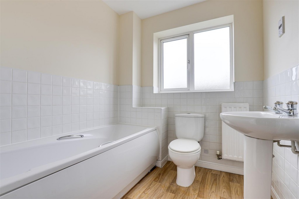 Edmonstone Crescent, Bestwood, Nottingham, NG5 5UW