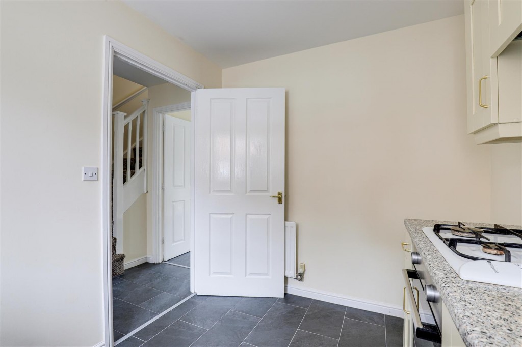 Edmonstone Crescent, Bestwood, Nottingham, NG5 5UW