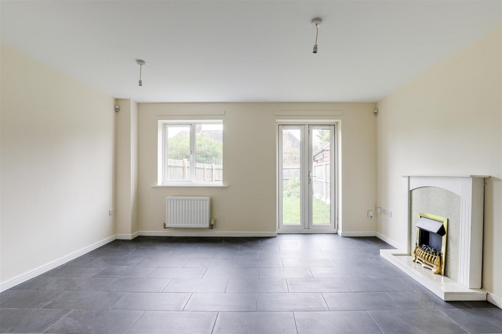 Edmonstone Crescent, Bestwood, Nottingham, NG5 5UW