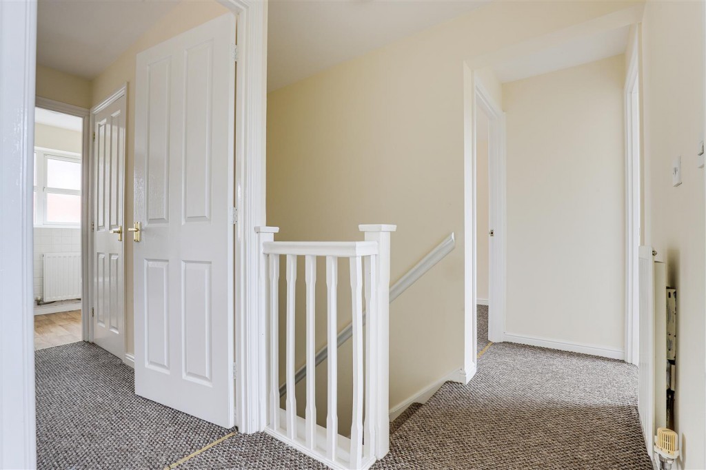 Edmonstone Crescent, Bestwood, Nottingham, NG5 5UW