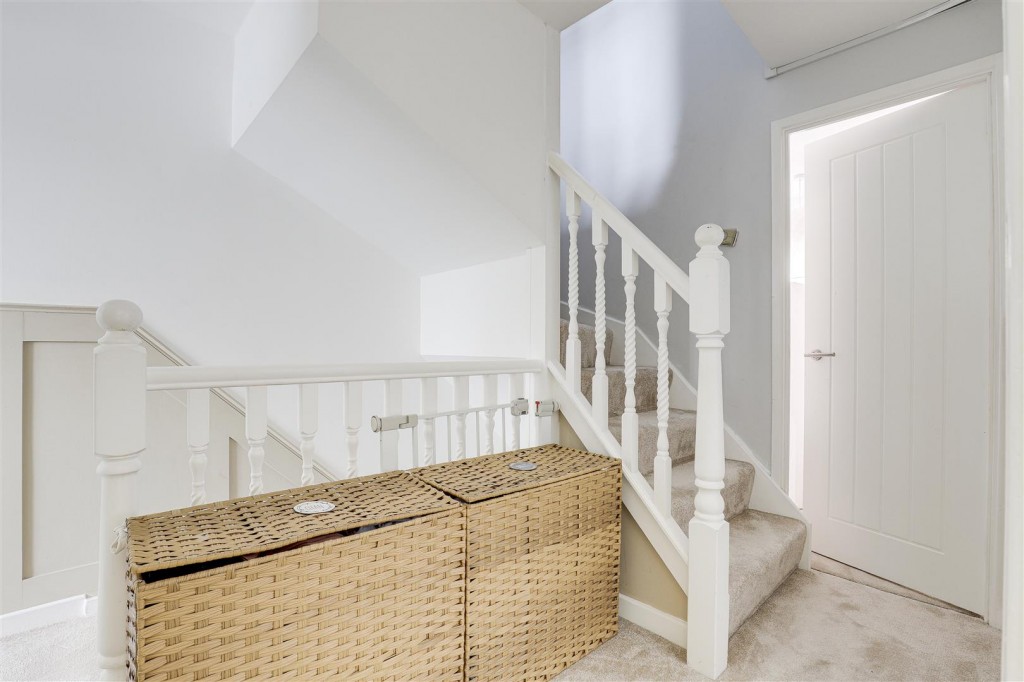 Goathland Close, Bestwood Park, Nottinghamshire, NG5 5GH