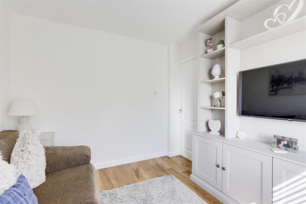 Conway Gardens, Arnold, Nottinghamshire, NG5 6LR