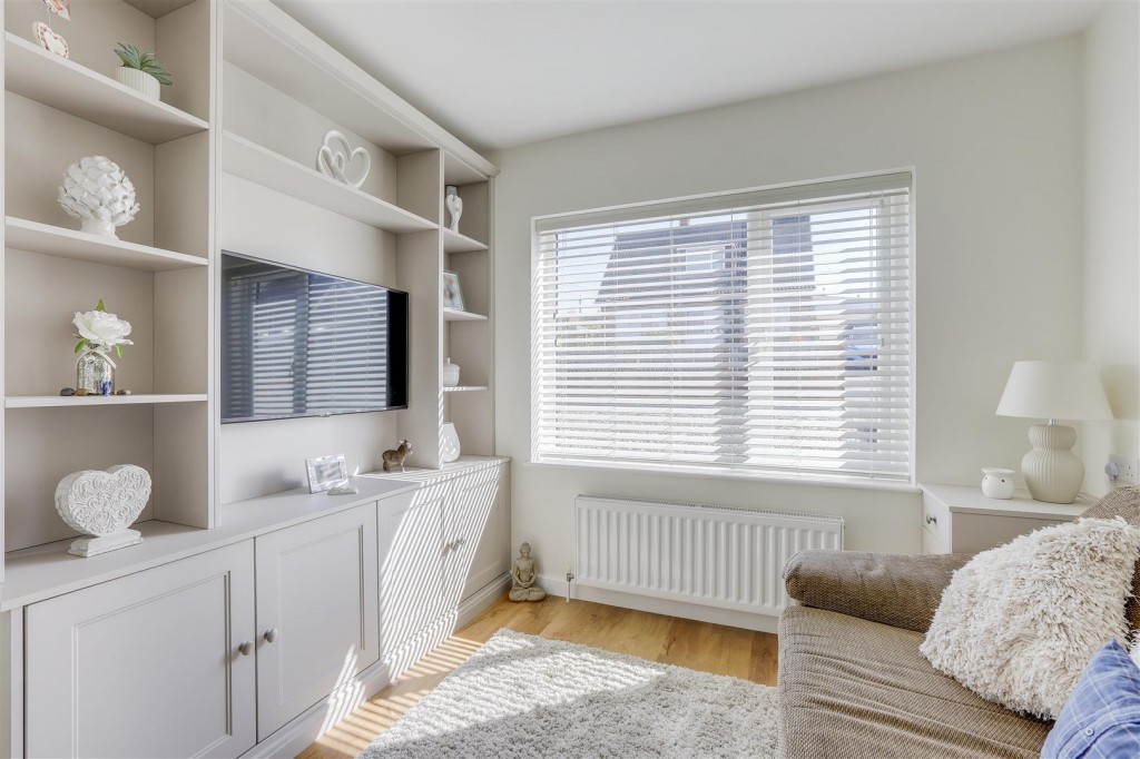 Conway Gardens, Arnold, Nottinghamshire, NG5 6LR