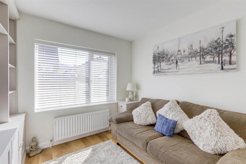 Conway Gardens, Arnold, Nottinghamshire, NG5 6LR