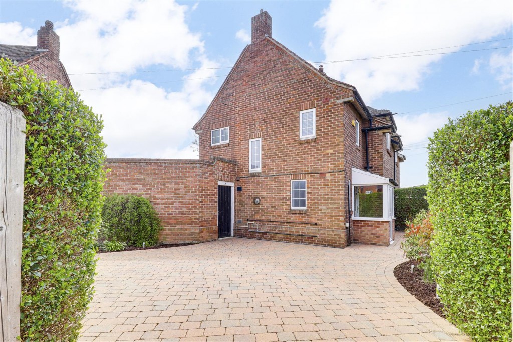 Valley Road, West Bridgford, Nottinghamshire, NG2 6HQ