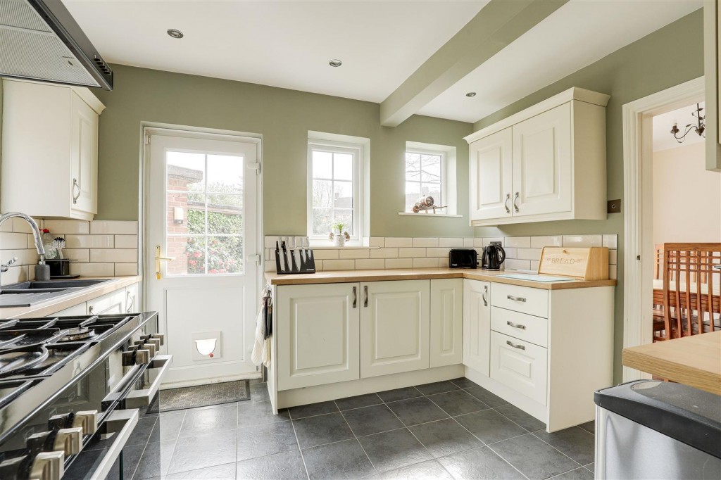 Valley Road, West Bridgford, Nottinghamshire, NG2 6HQ