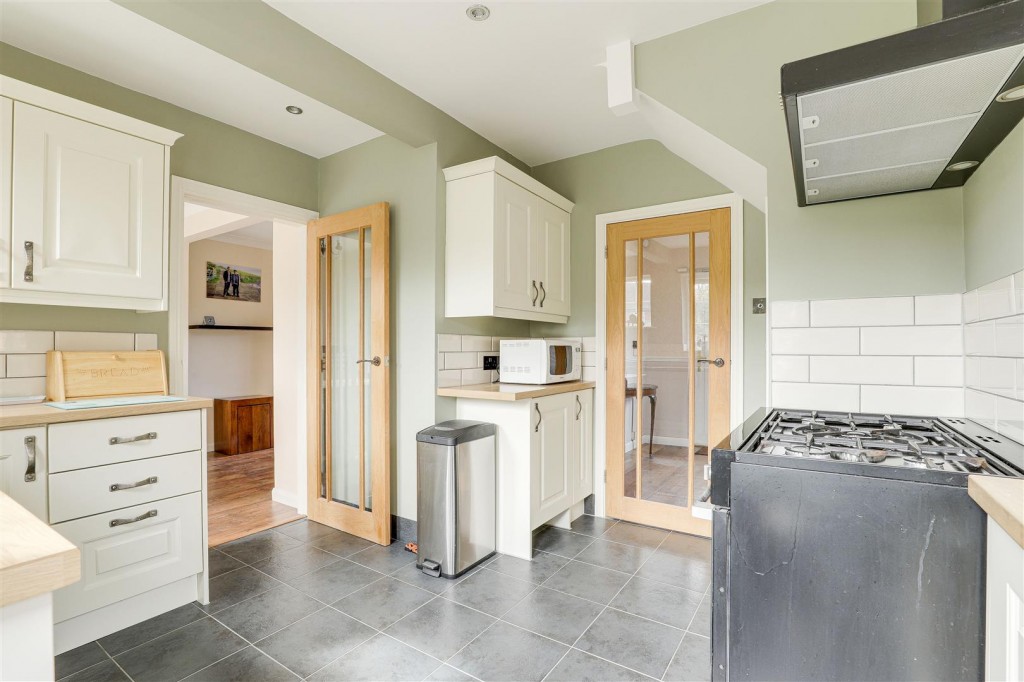 Valley Road, West Bridgford, Nottinghamshire, NG2 6HQ