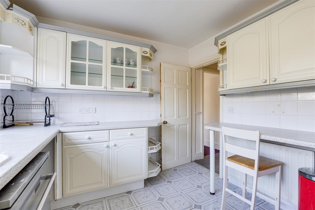 Mapperley Road, Mapperley Park, Nottingham, NG3 5BJ