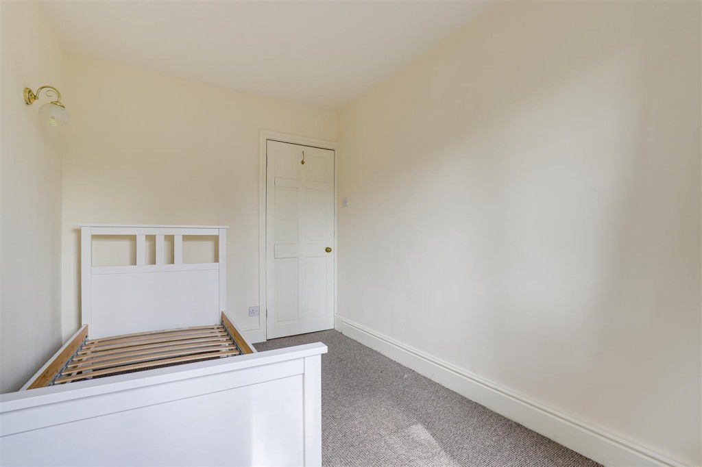 Mapperley Road, Mapperley Park, Nottingham, NG3 5BJ