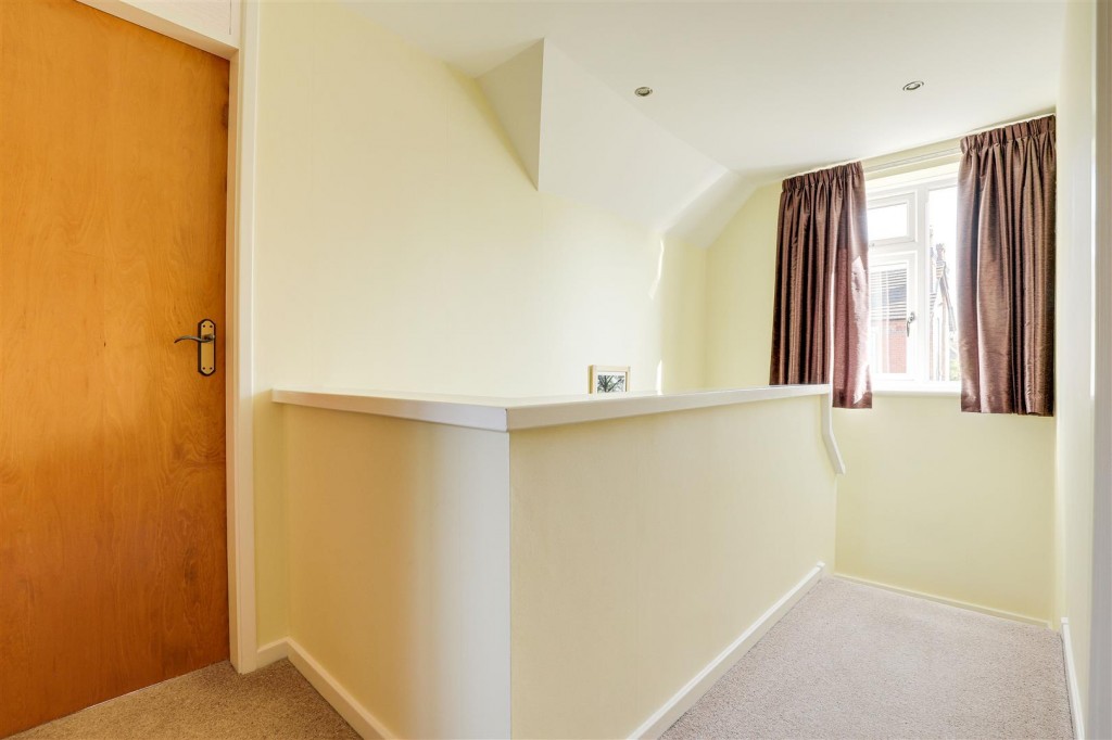 Cromwell Road, Beeston, Nottinghamshire, NG9 1DE