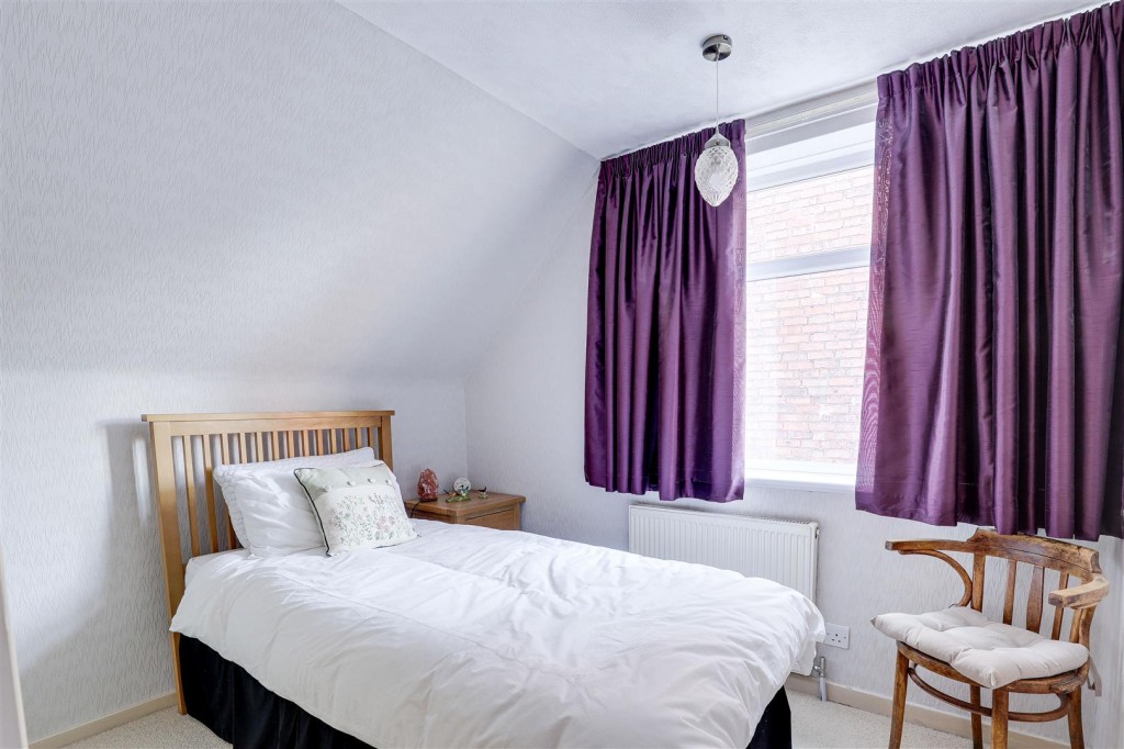 Cromwell Road, Beeston, Nottinghamshire, NG9 1DE