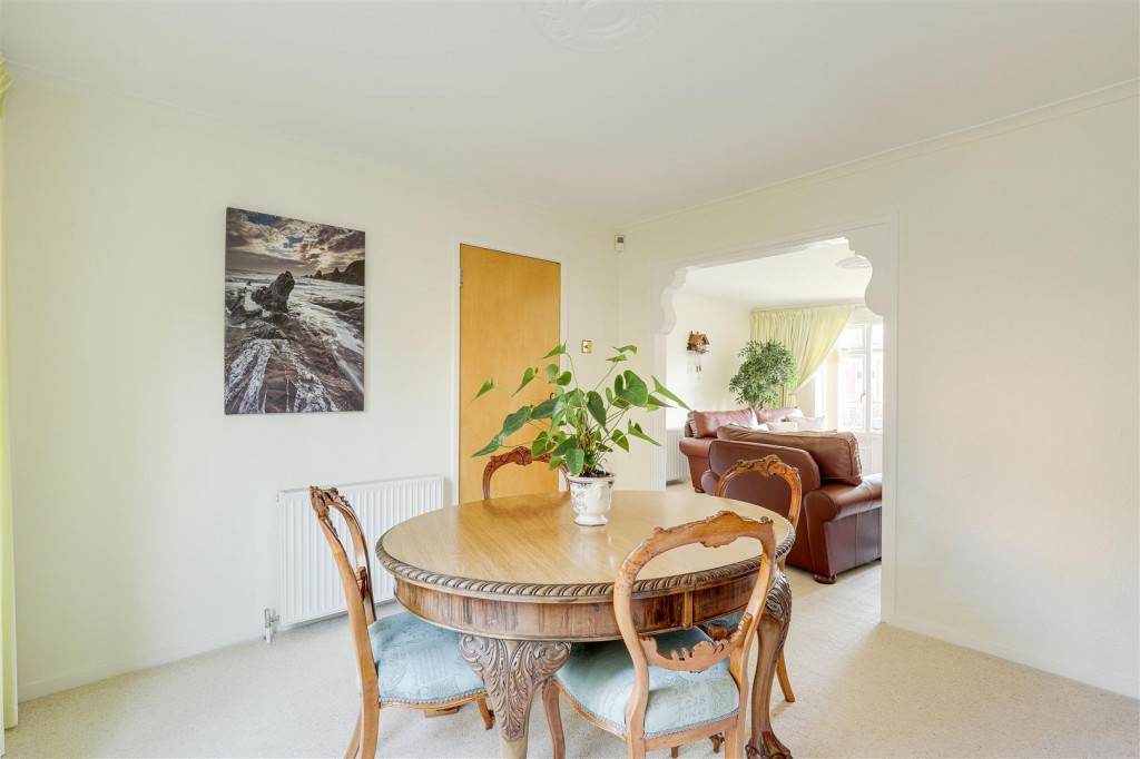 Cromwell Road, Beeston, Nottinghamshire, NG9 1DE