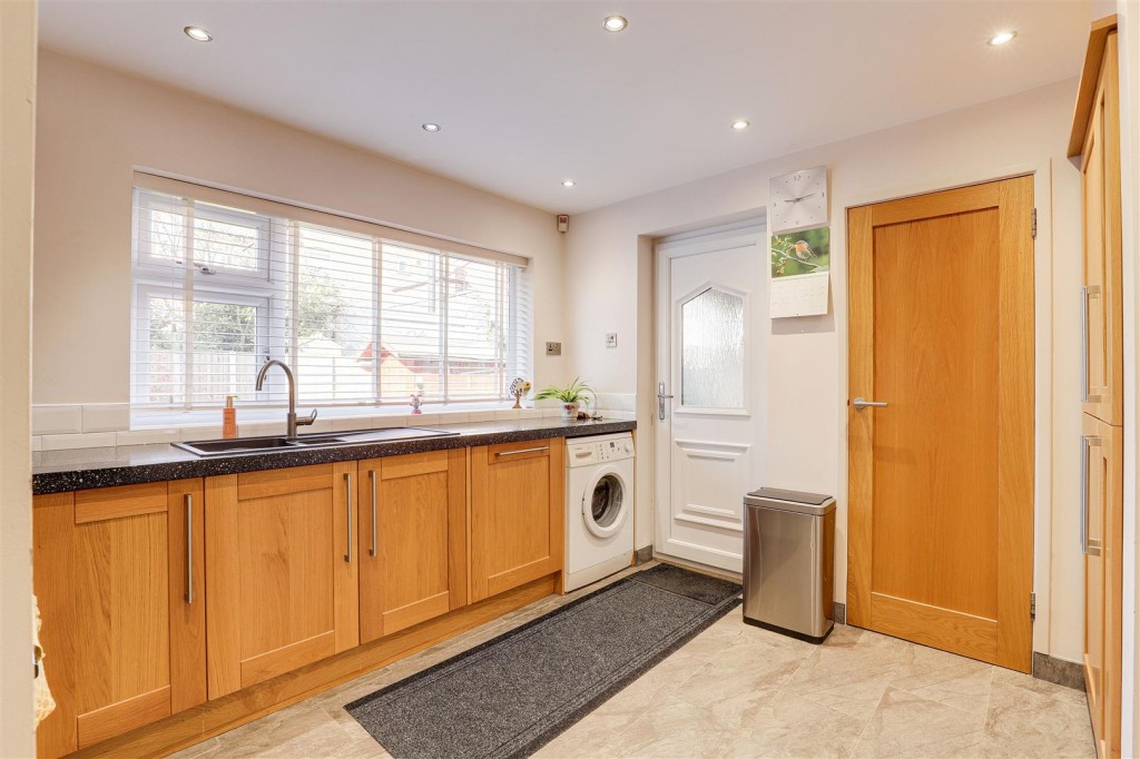 Cromwell Road, Beeston, Nottinghamshire, NG9 1DE