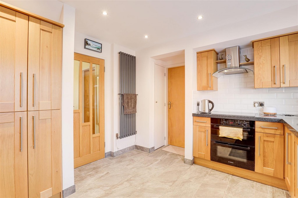 Cromwell Road, Beeston, Nottinghamshire, NG9 1DE