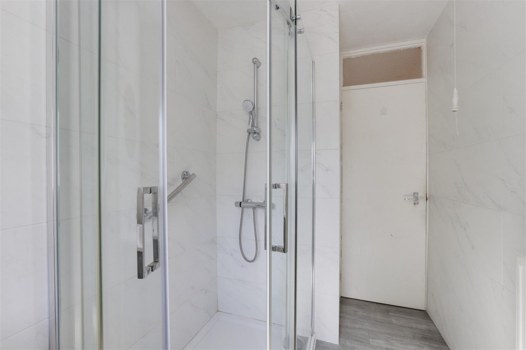 Kedleston Close, Long Eaton, Derbyshire, NG10 3DR