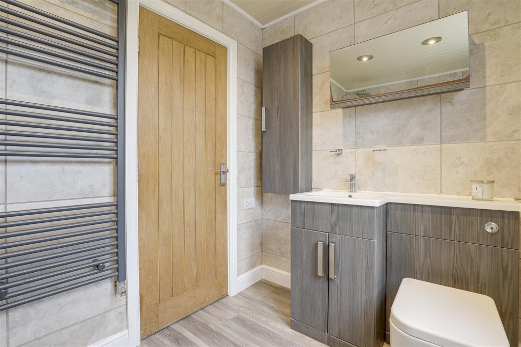 Diamond Avenue, Kirkby-In-Ashfield, Nottinghamshire, NG17 7GN