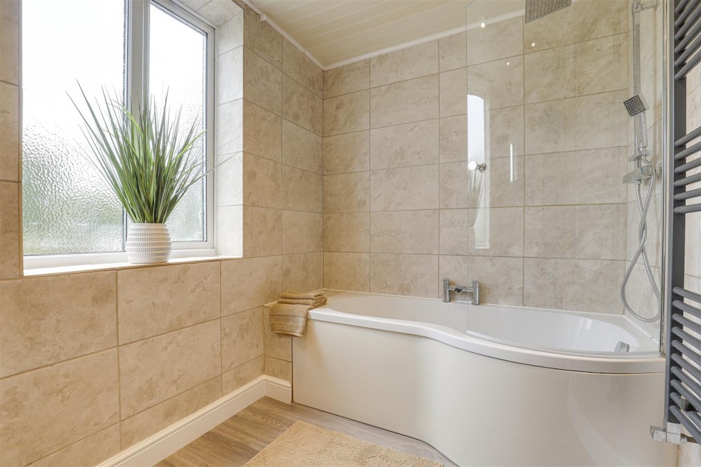 Diamond Avenue, Kirkby-In-Ashfield, Nottinghamshire, NG17 7GN