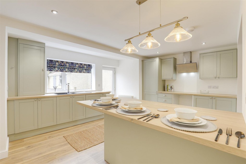 Diamond Avenue, Kirkby-In-Ashfield, Nottinghamshire, NG17 7GN